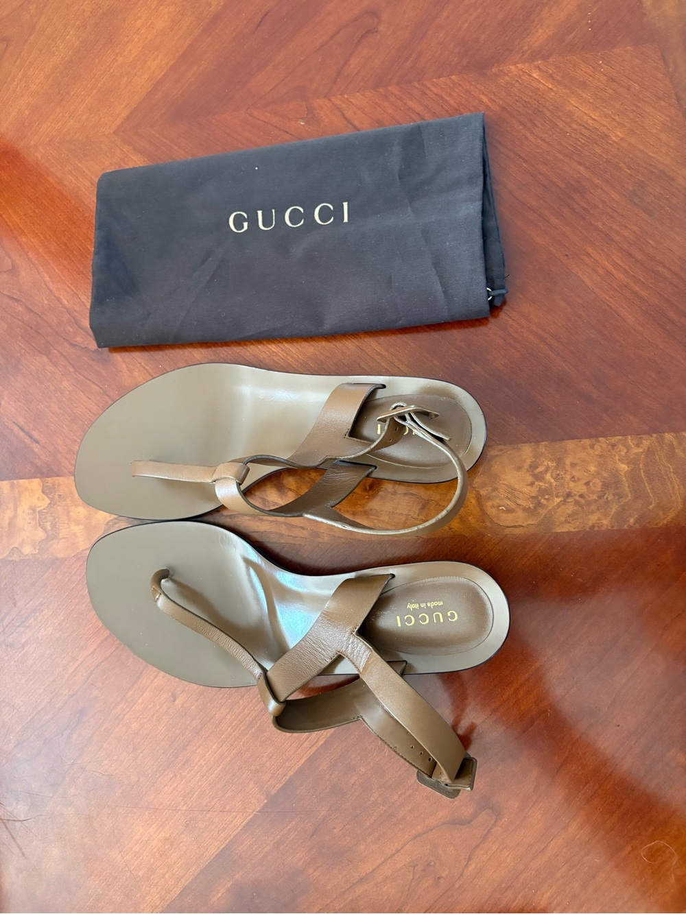 Gucci Women’s Tan Leather Strappy Toe-Loop Sandals